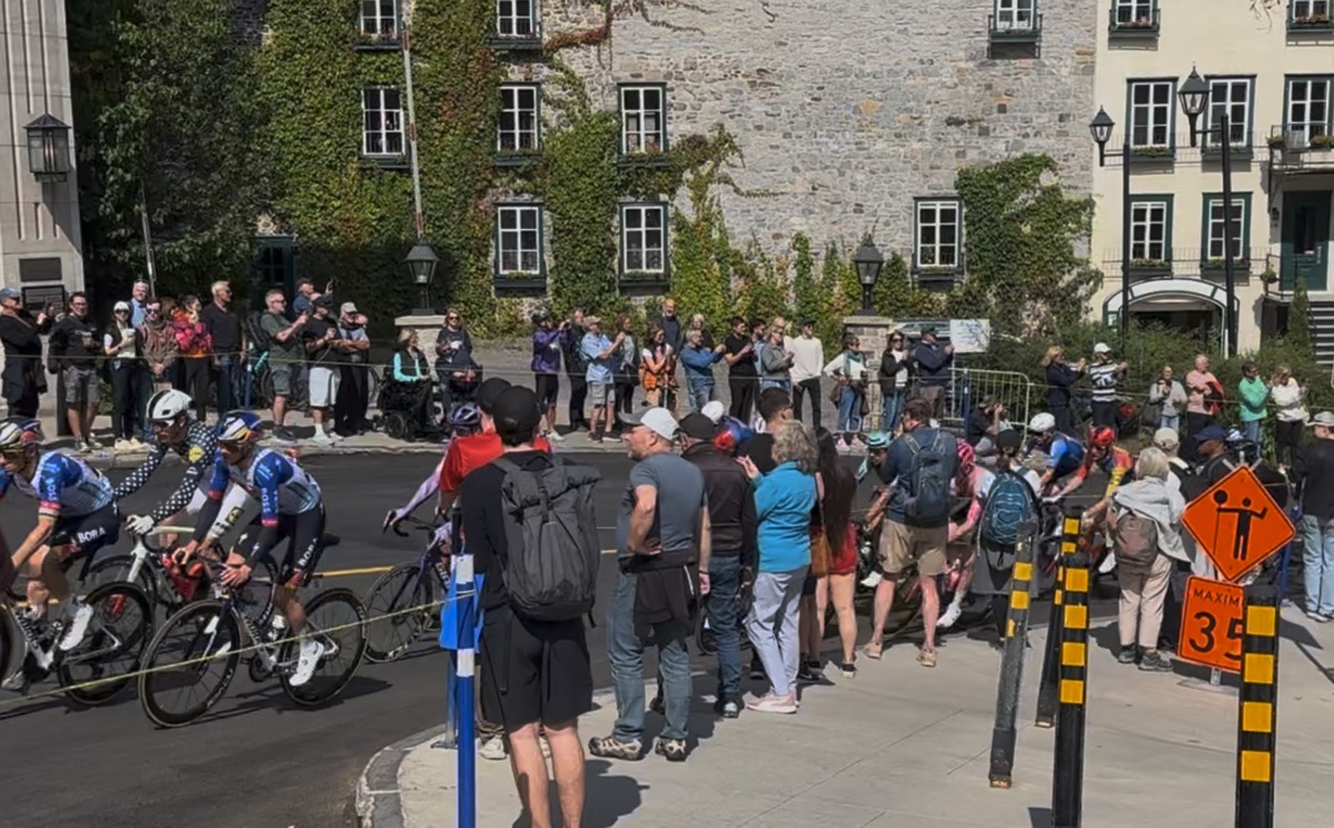 A brief video of the Grands Prix Cyclistes De Québec bike race